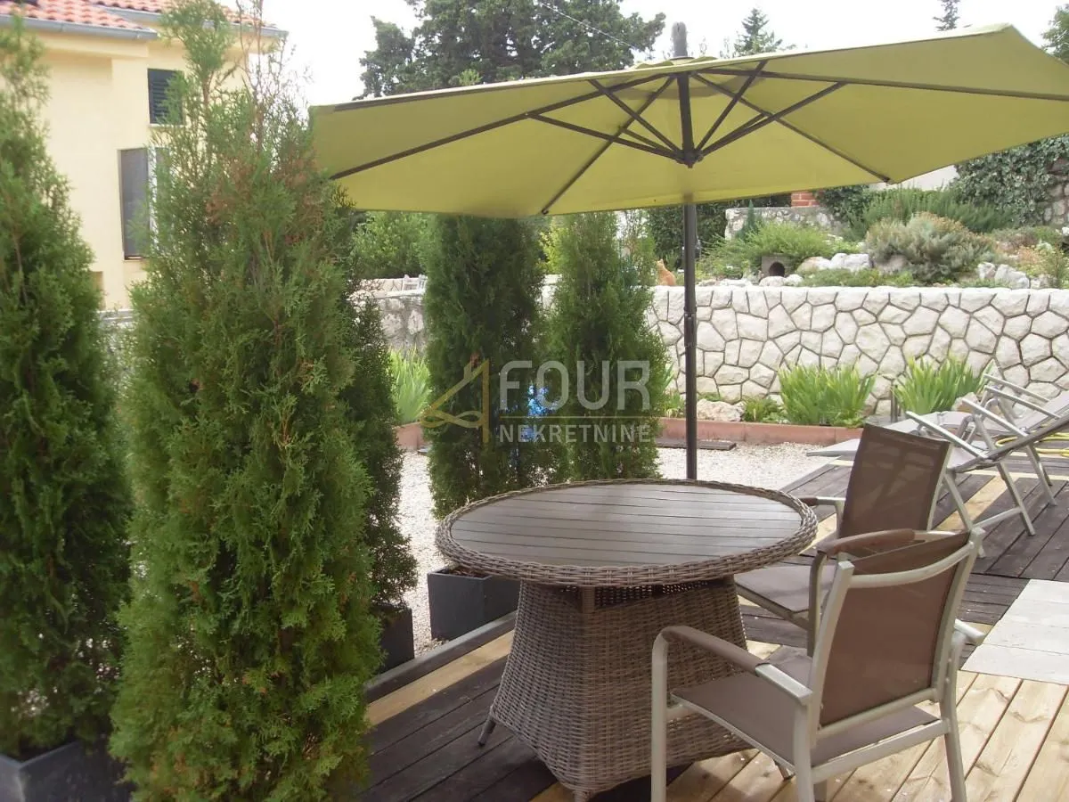 novi vinodolski, kvalitetna kuća s 4 apartmana i pogledom na more - slika 4