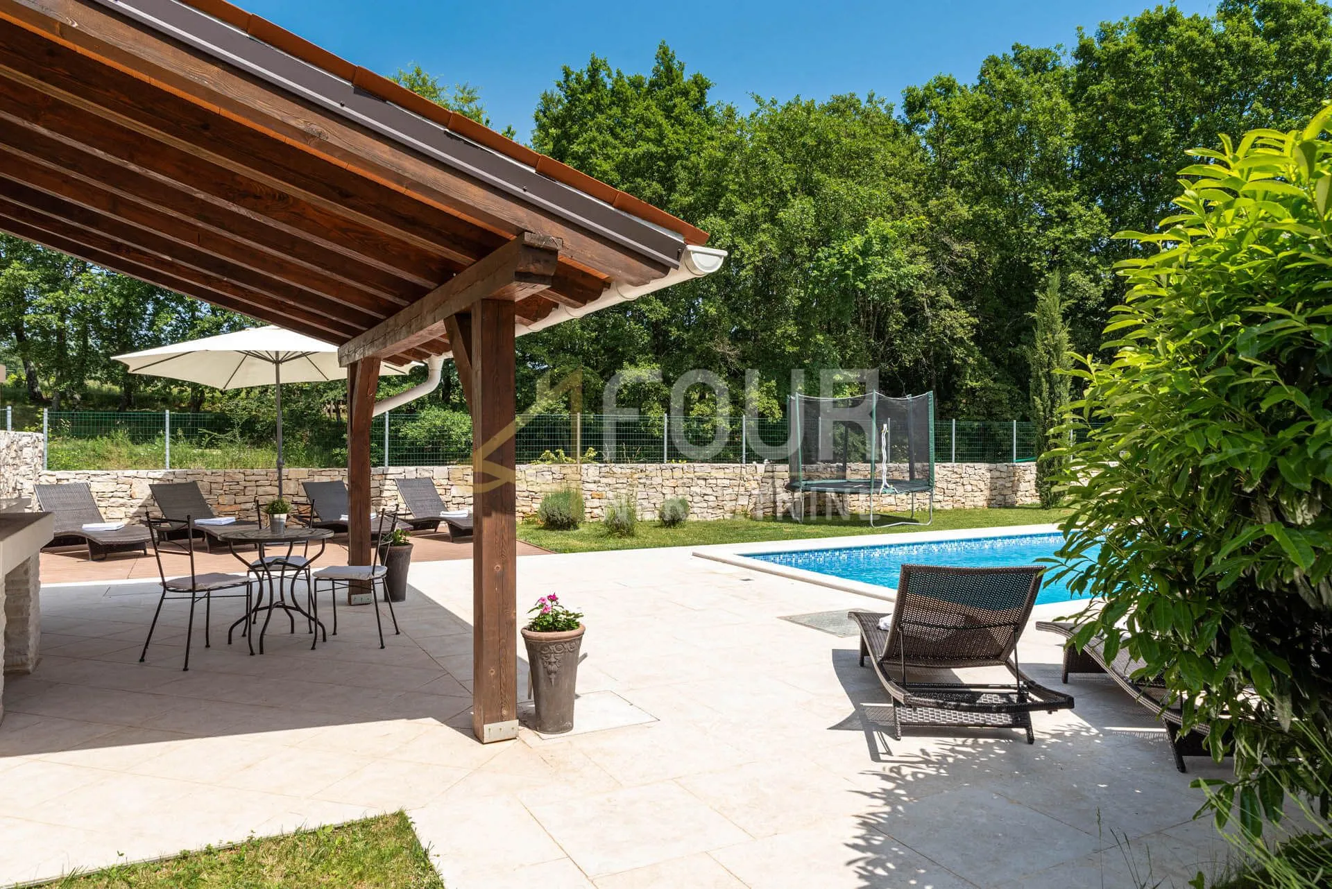 istra, labin, villa s grijanim bazenom i uređenom okućnicom - slika 18