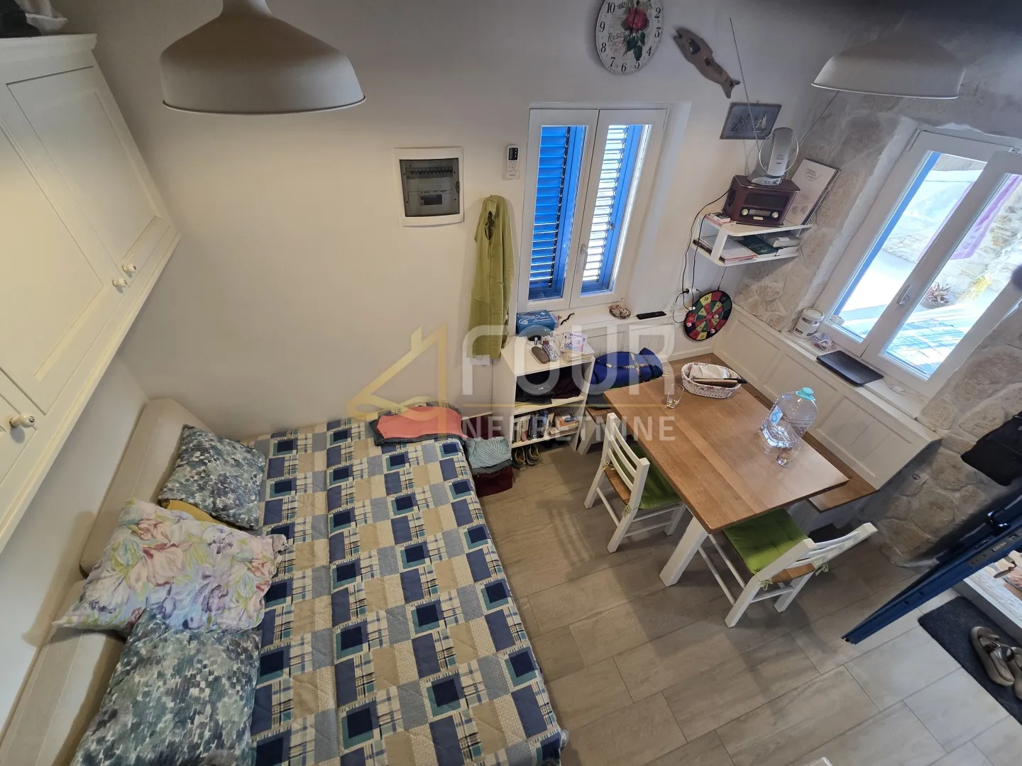 otok cres, mala kamena kuća - prvi red do mora ! - slika 4