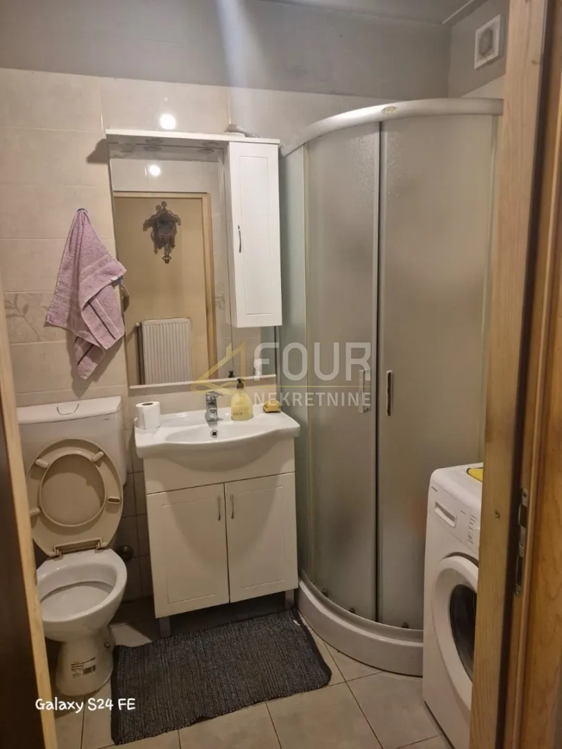 mavrinci, 230m2, samostojeća kuća - 3 stana - slika 16