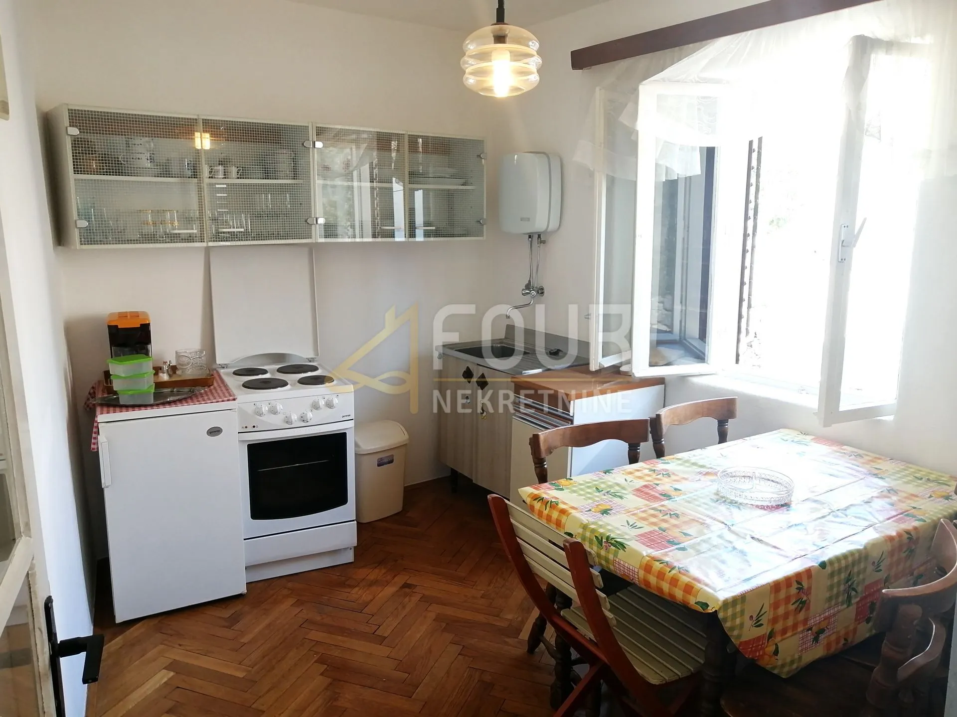 novi vinodolski, kuća s dva stana i pogledom na more, 133m2 - slika 4