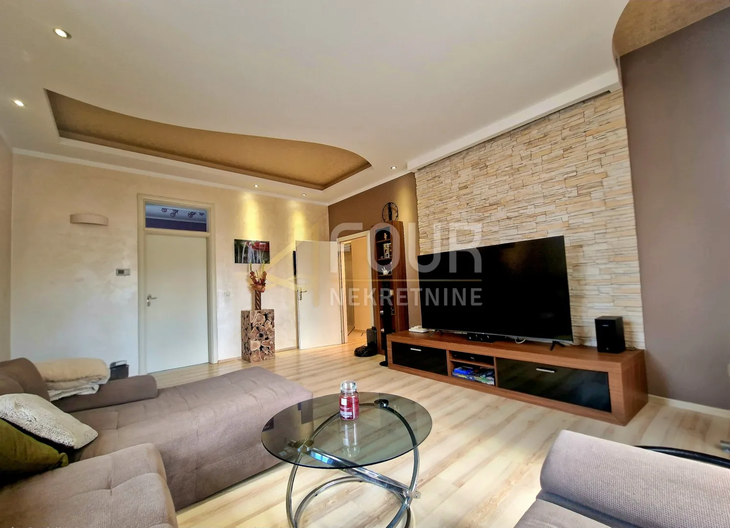 rijeka - širi centar, 108.03m2, 3s+db, balkon - slika 2
