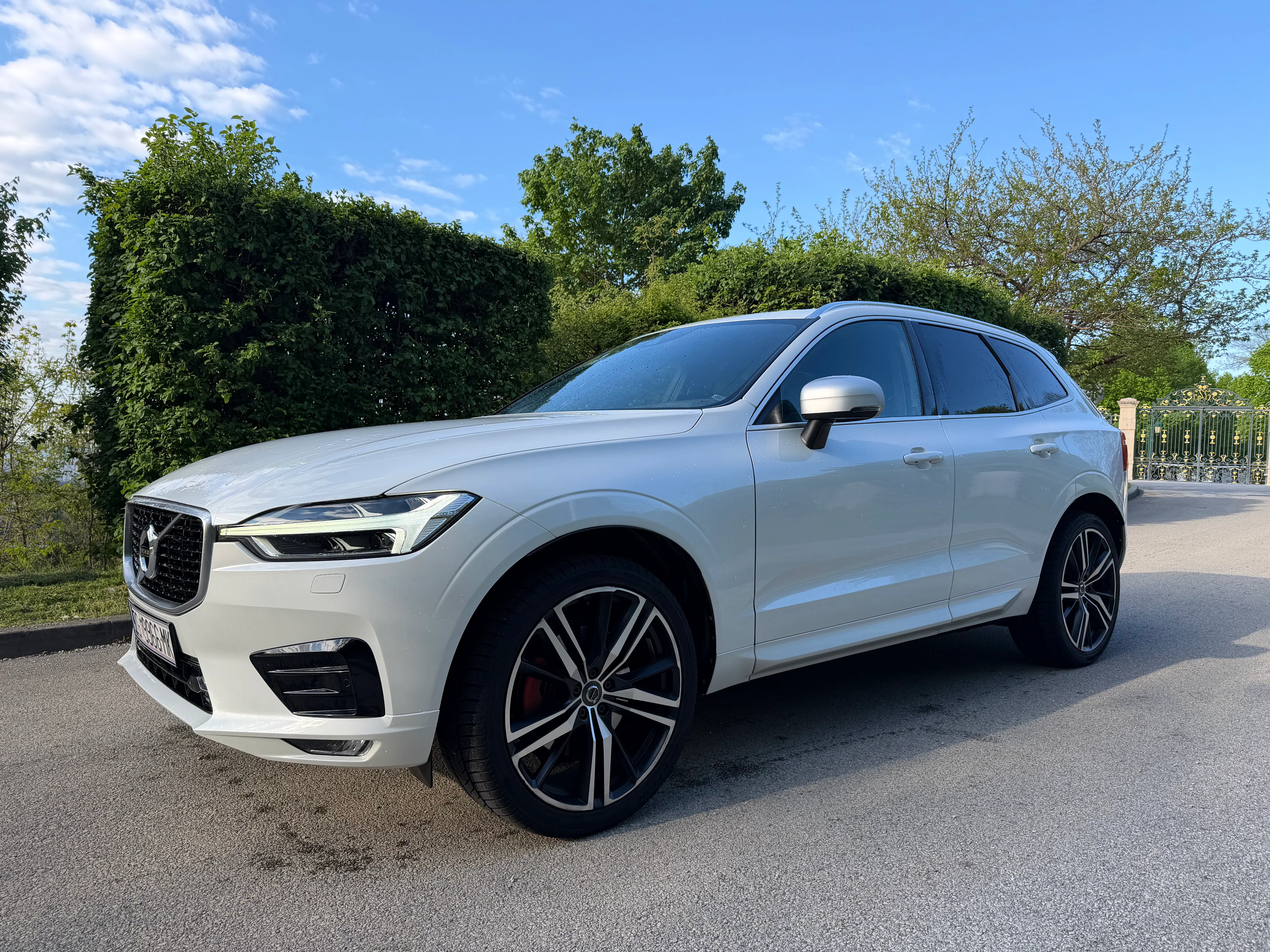 volvo xc60 r design awd d4 automatik - slika 3