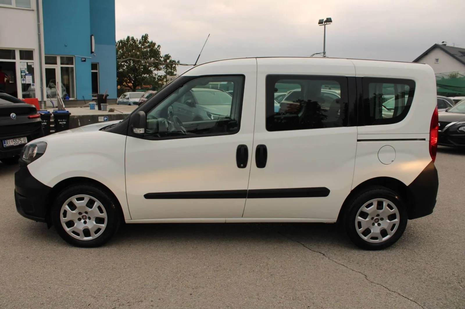 fiat doblo 1.6 mjt n1 - 5 sjedala, 2021 god. - slika 8