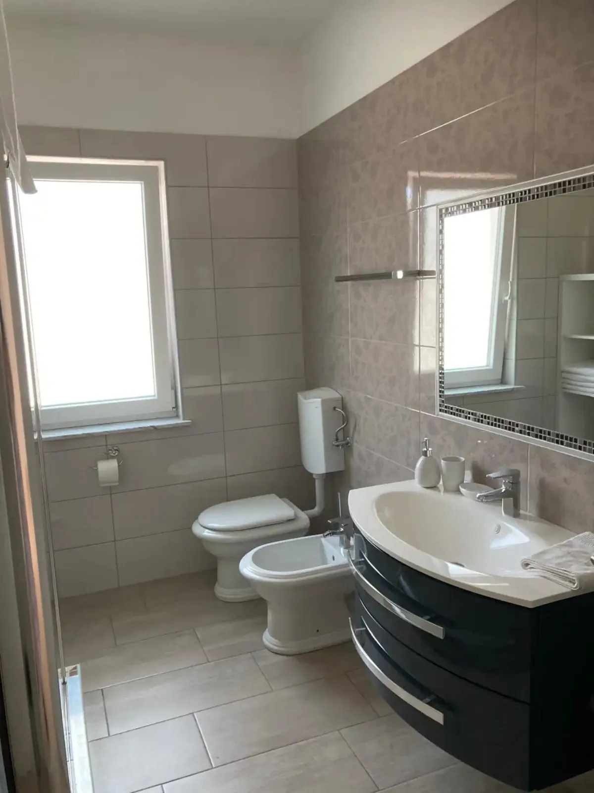 izuzetna priilika! roč, villa s bazenom, 180m2, 1000m2 okučnice - slika 12