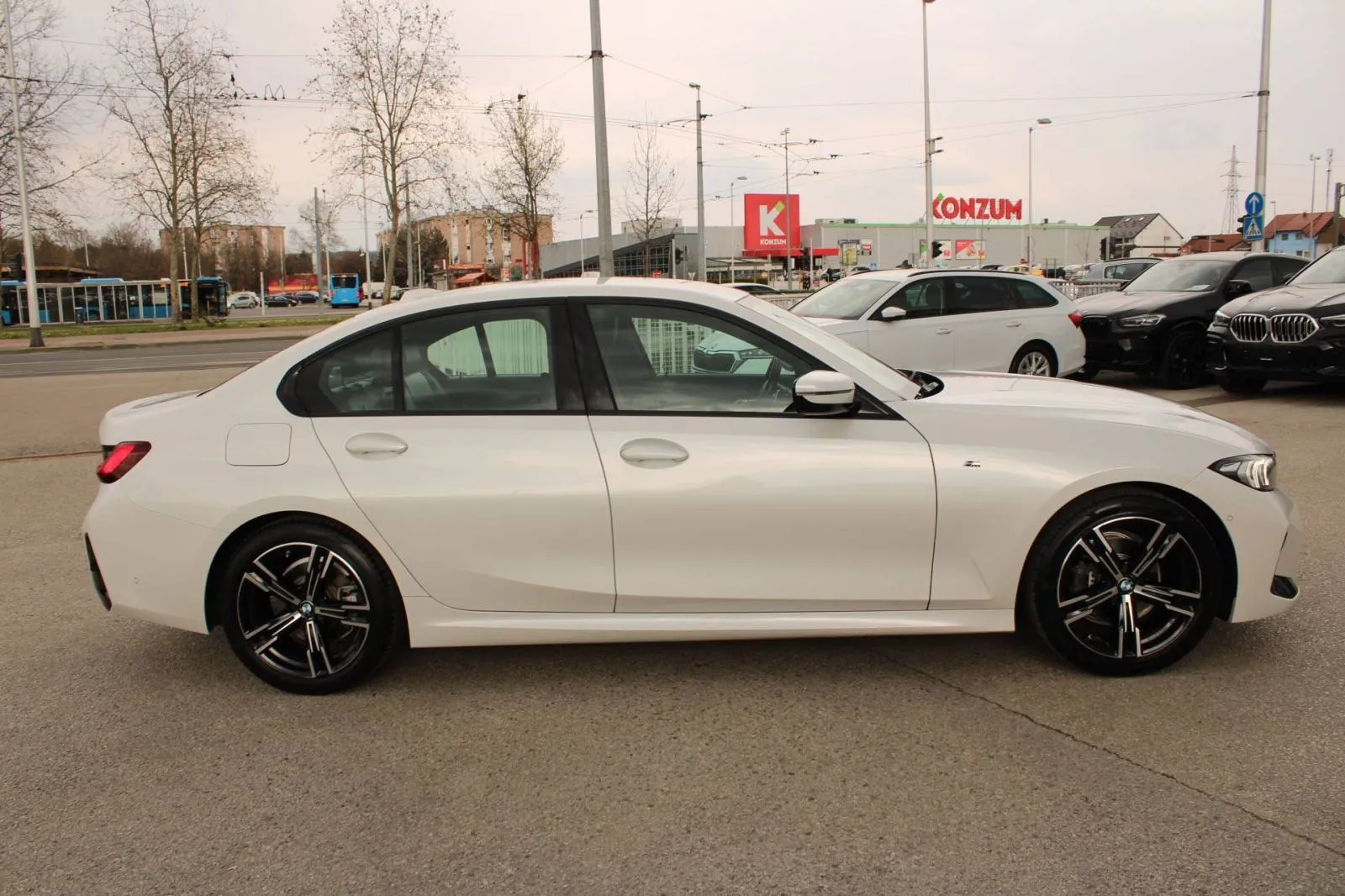 bmw serija 3 318i automatik m paket *led, navigacija, kamera* - slika 8