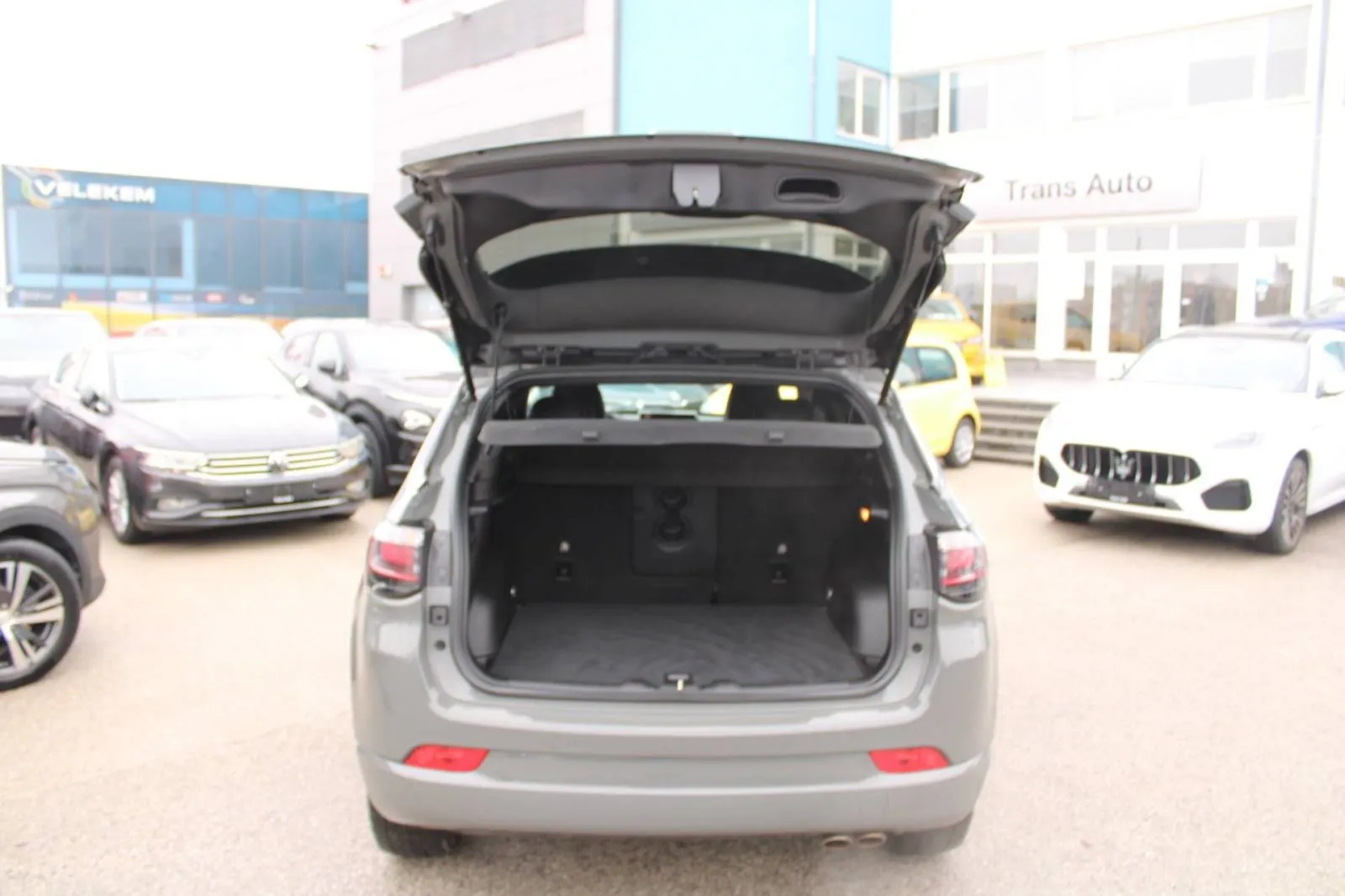 jeep compass 1.3 t4 s automatik *led,navigacija,kamera* - slika 9