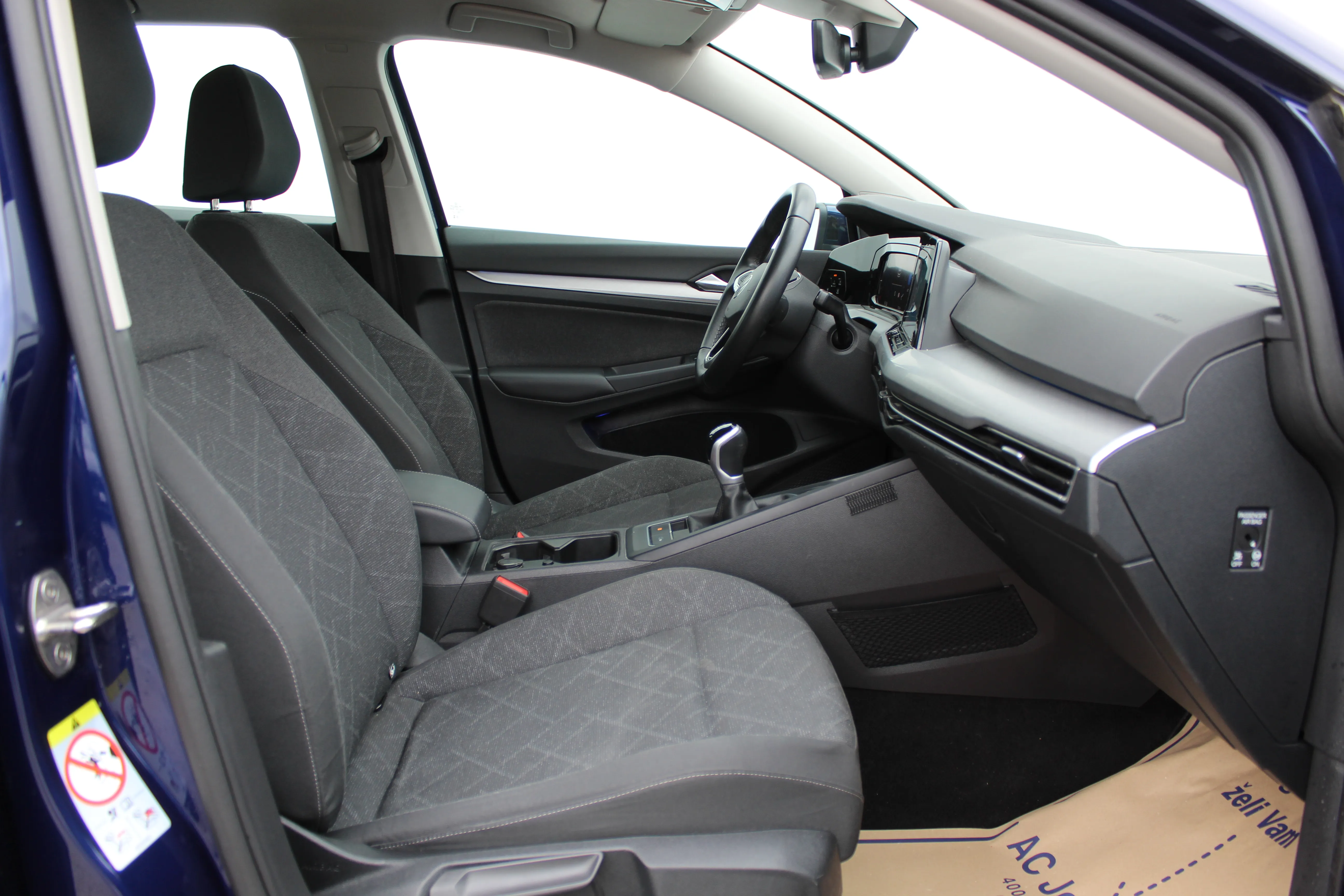 13168 volkswagen golf 1.0 tsi life - slika 12