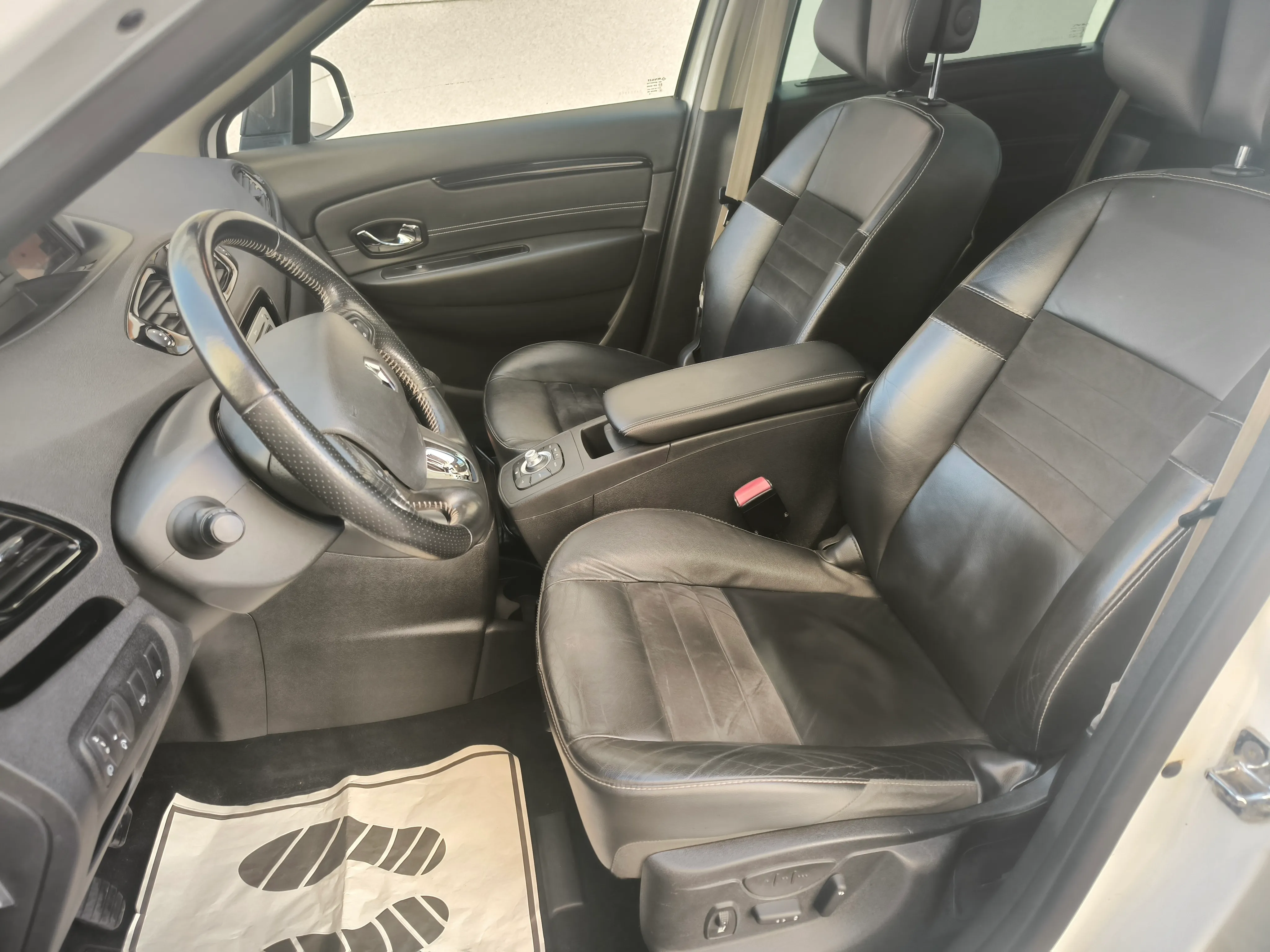 renault scenic tce 130, bose, panorama, kamera, top - slika 17