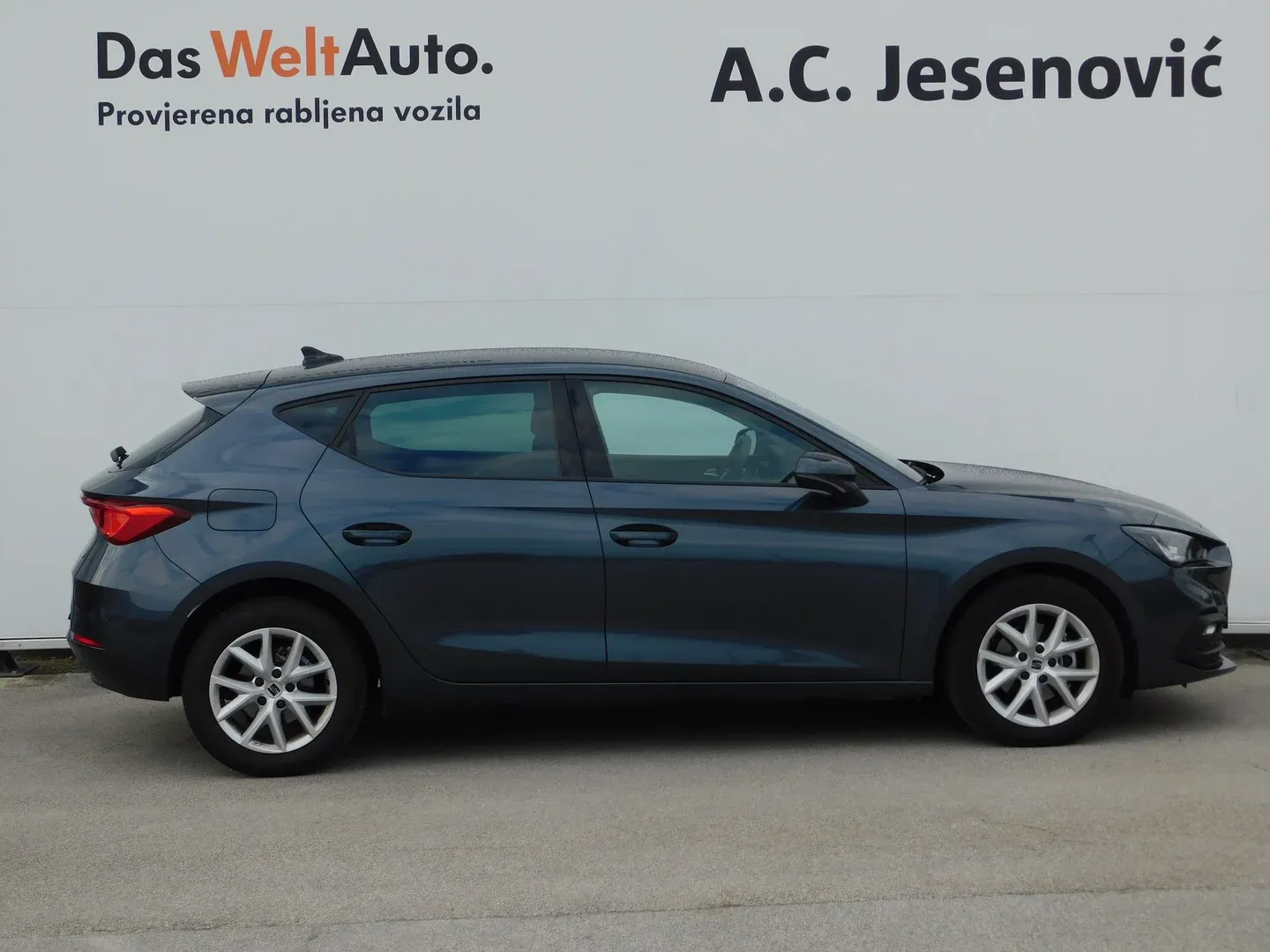 12588 seat leon 2.0 tdi evo style - slika 4