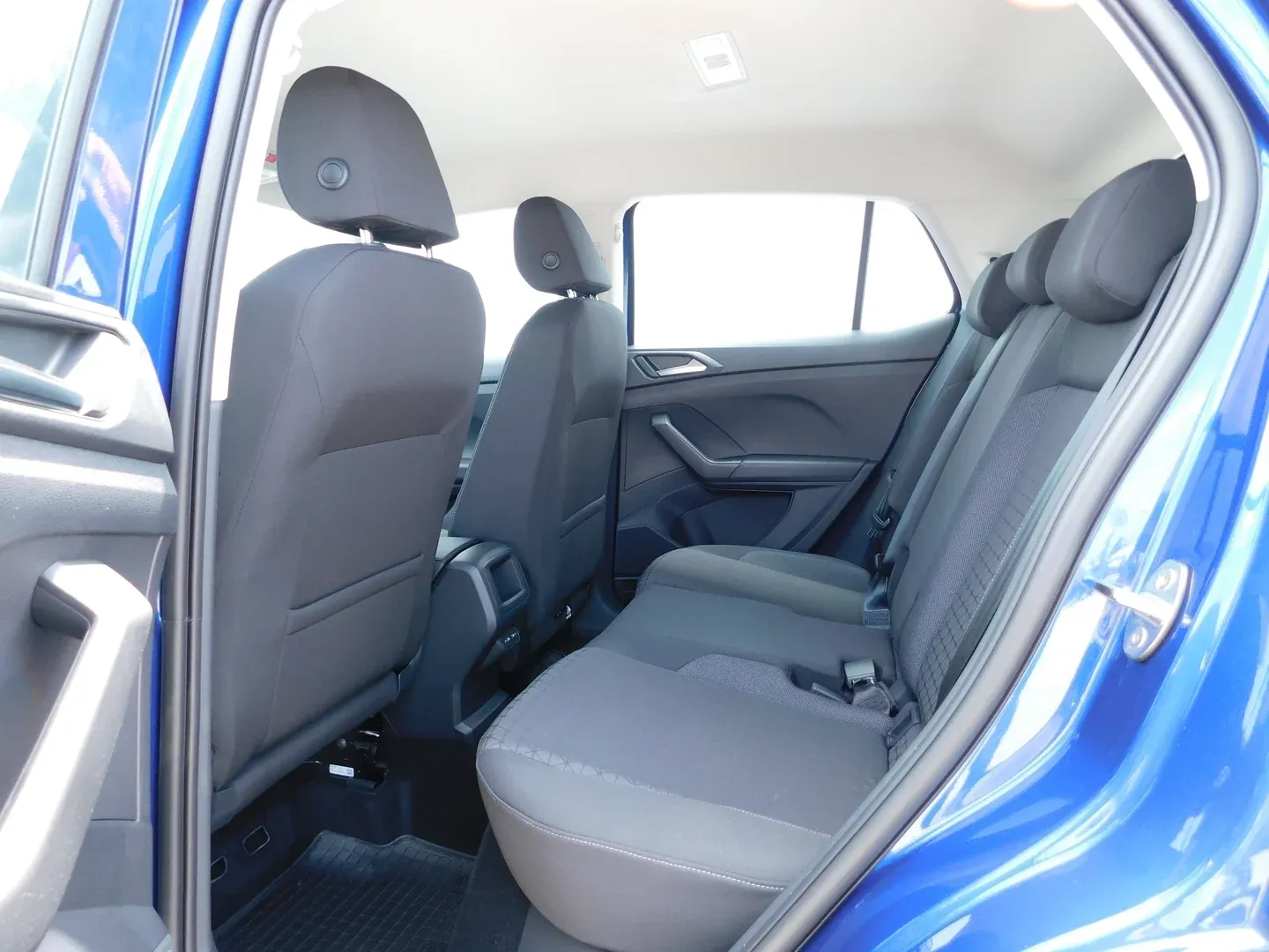 09225 volkswagen t-cross 1.0 tsi life - slika 10