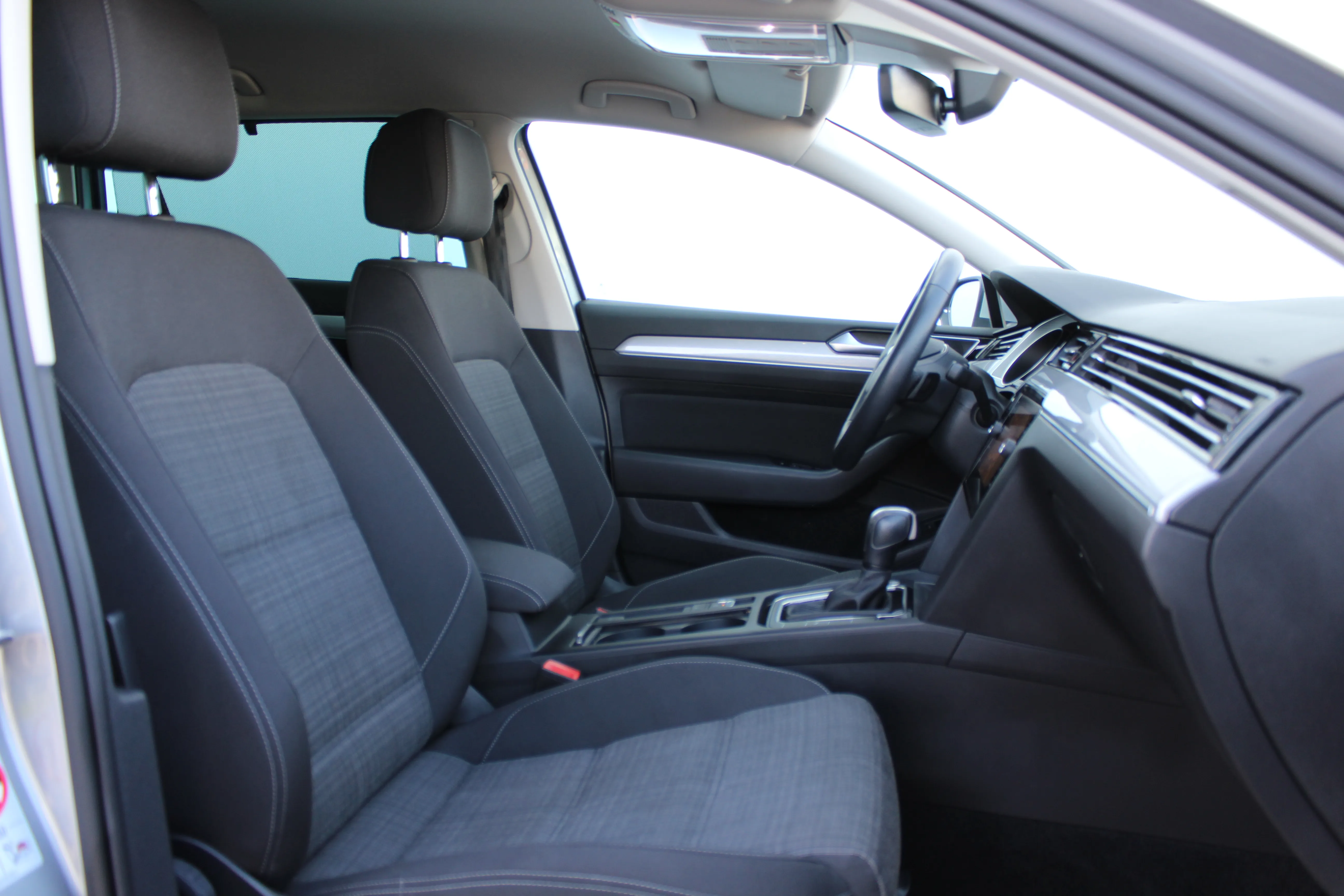 13111 volkswagen passat variant 2.0 tdi dsg business - slika 12