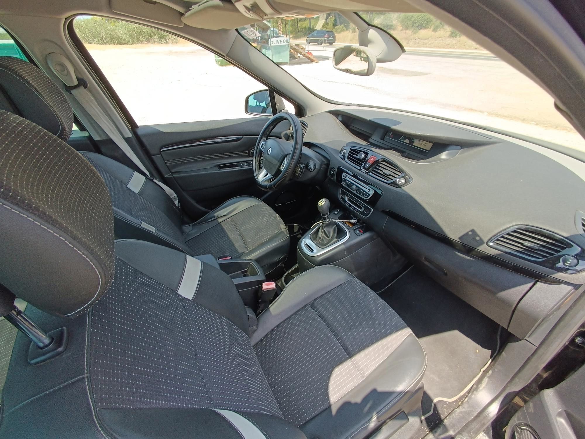 renault grand scenic 1,9 dci ,7 sjedala,klima,tempomat,bose ozvučenje - slika 12