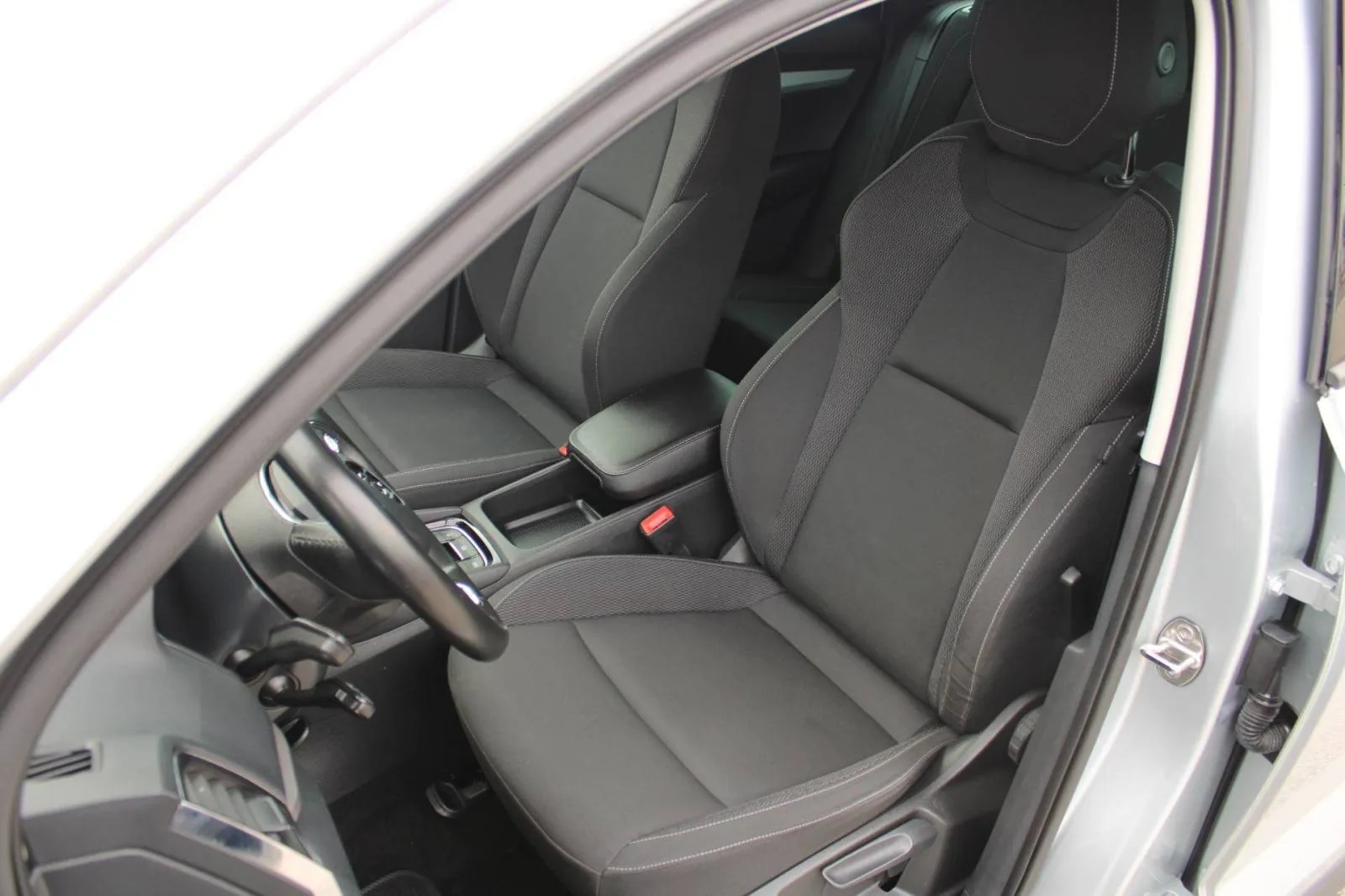 škoda karoq 2.0 tdi dsg *navigacija, kamera* - slika 14