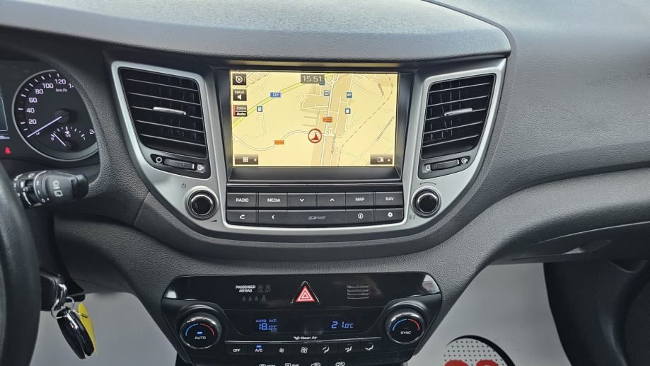 hyundai tucson 1.7,crdi,navigacija,led,kamera,tempomat,alu 17,jamstvo - slika 11