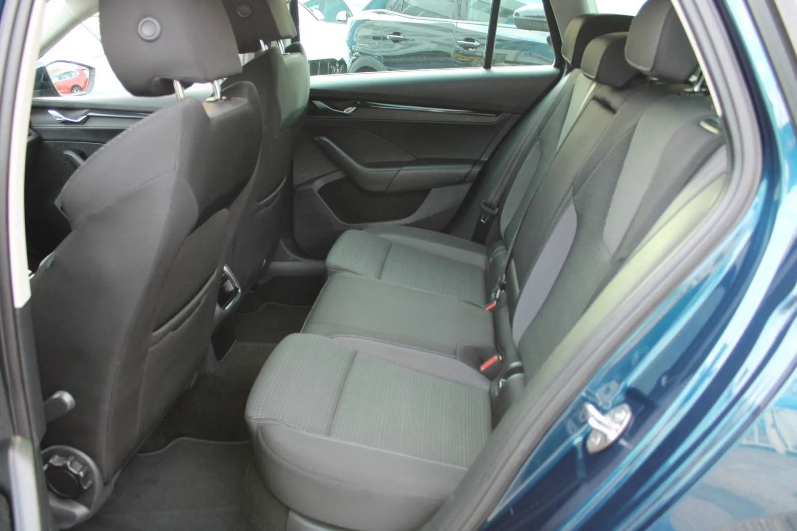 škoda octavia combi 2.0 tdi 150ks dsg *led, navigacija* - slika 12