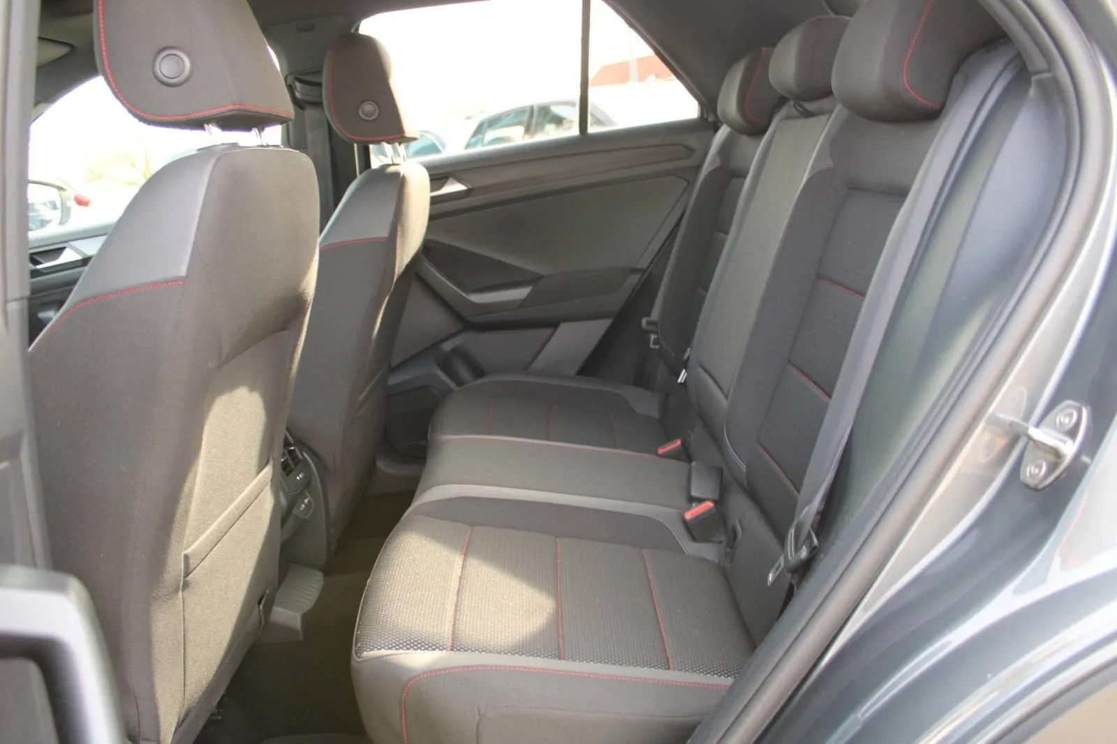 vw t-roc 2.0 tsi dsg 4motion sport *panorama,beats,kamera* - slika 15