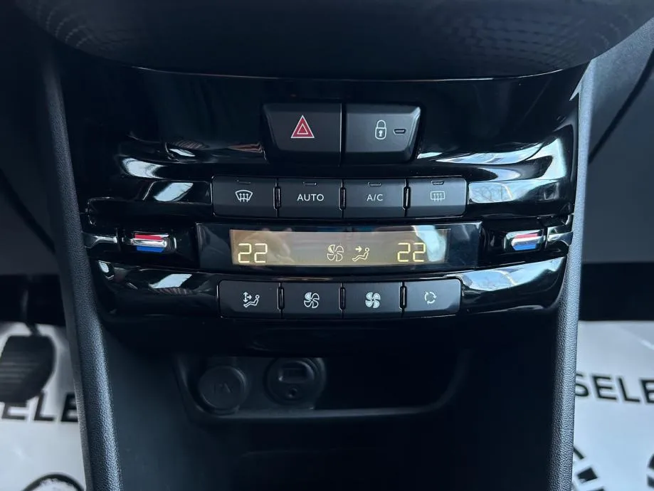 peugeot 2008 allure - 2017 - 44.000km - navi - reg 1 god !!! - slika 16