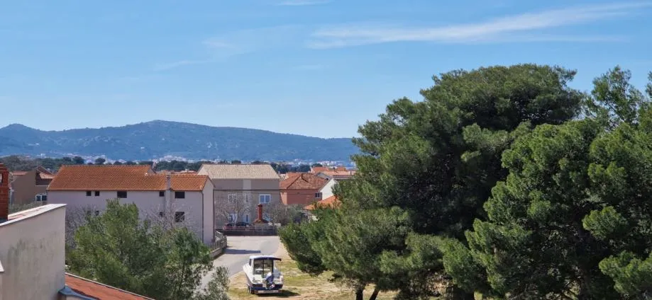 biograd - kuća (hostel) za smještaj gostiju(470m2), blizina centra - slika 5