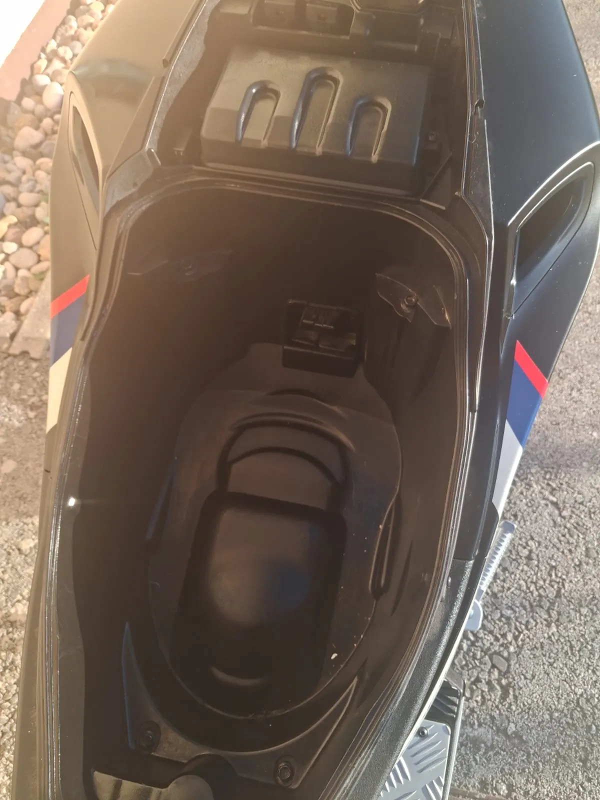skuter 49ccm peugeot 2019 speed fight i kaciga - slika 5