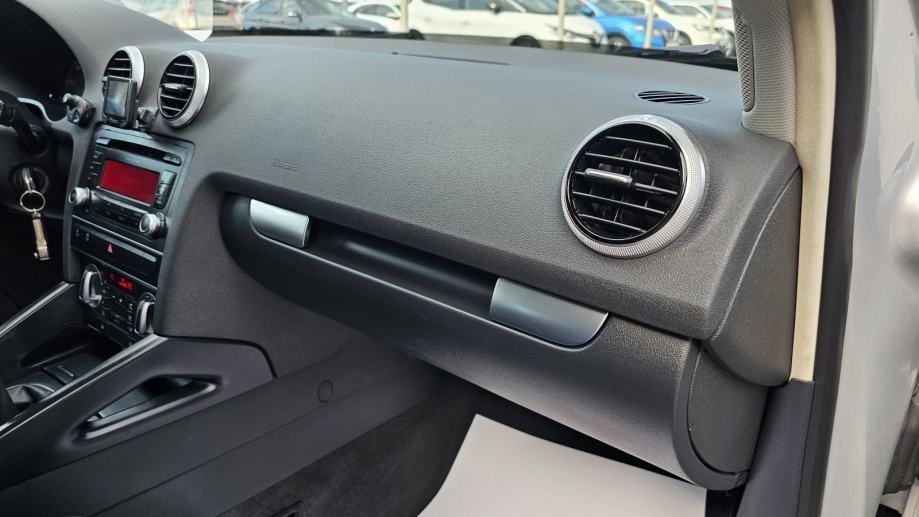 audi a3 sb 1,6 tdi,climatronic,tempomat,alu,abs,servo,reg.-9/2025 - slika 13