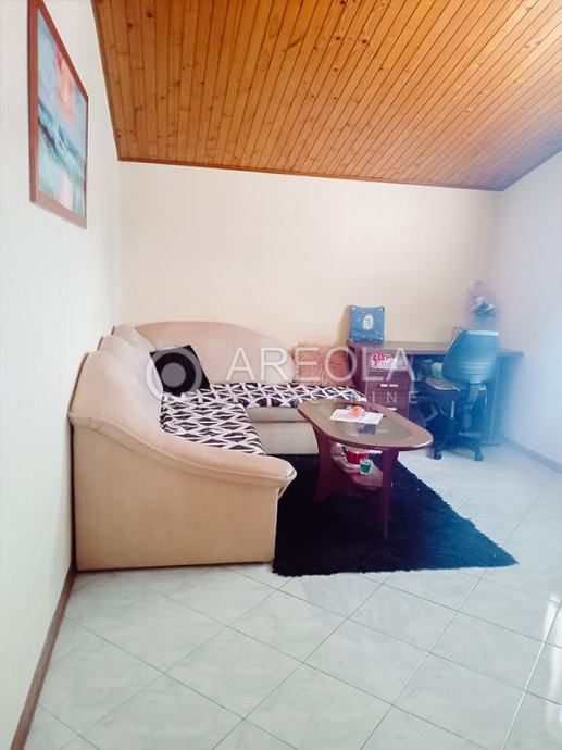kaštel sućurac - komforan trosoban stan (terasa, roštilj, parking) - slika 5