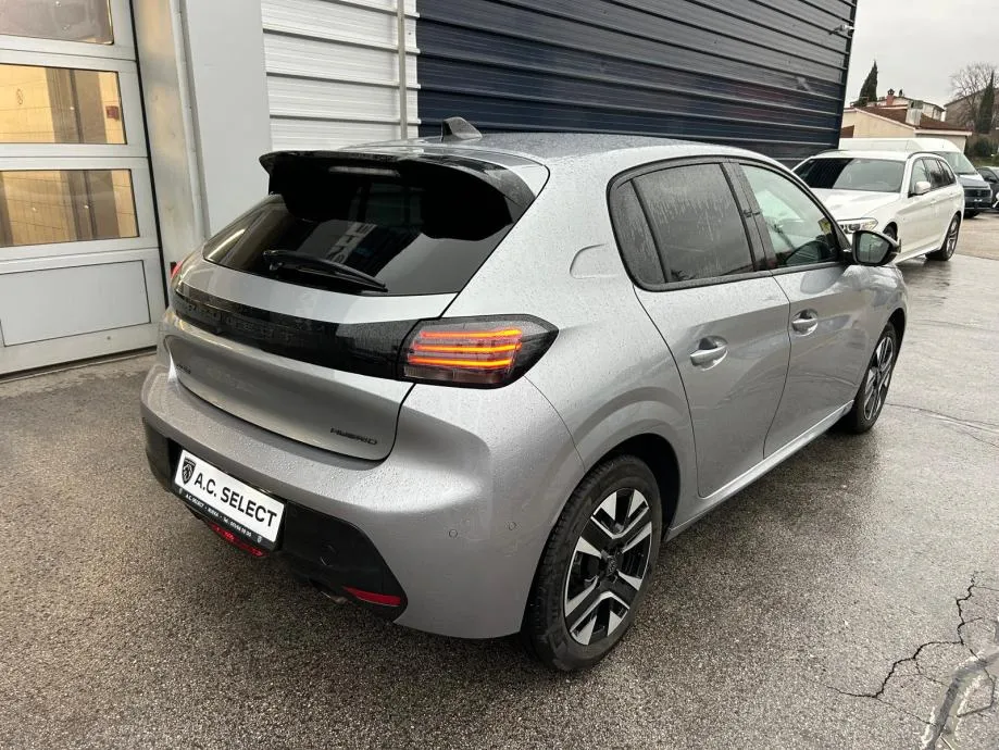 peugeot 208 hybrid 110 e-dcs6 - 2025 - 13000 km - gratis registracija - slika 4