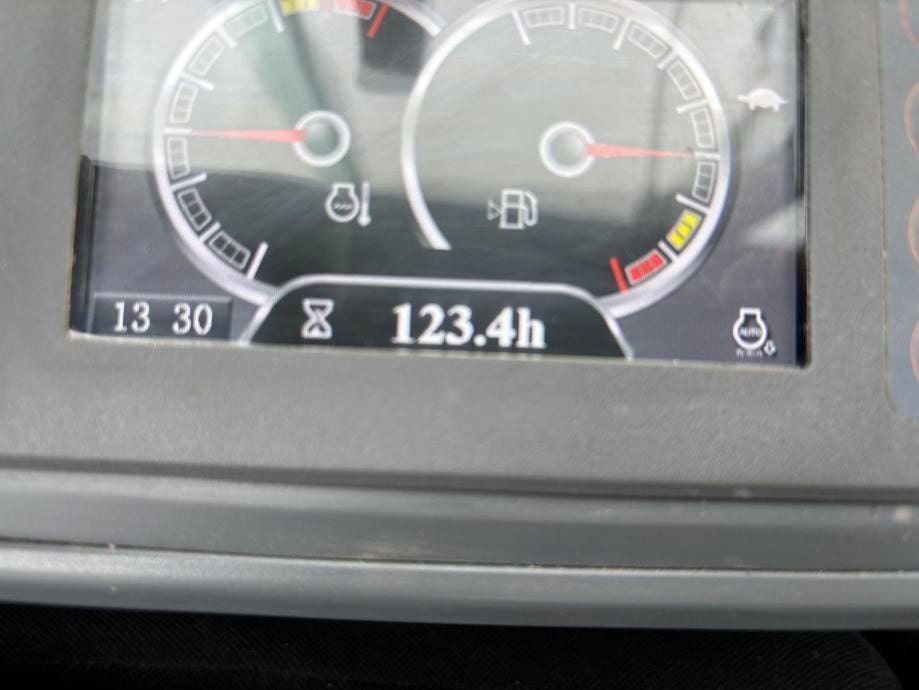 rabljeni bager xcmg 4.0 t - slika 5