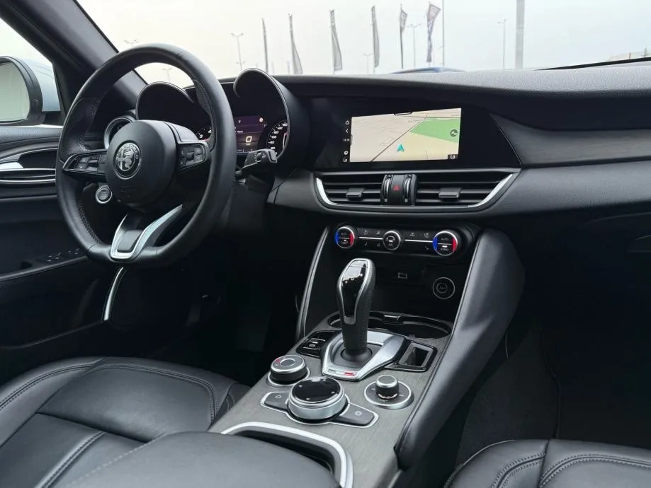 alfa giulia 2.2d automatik ti q4 210ks velika navi°kamera°koža°leasing - slika 13