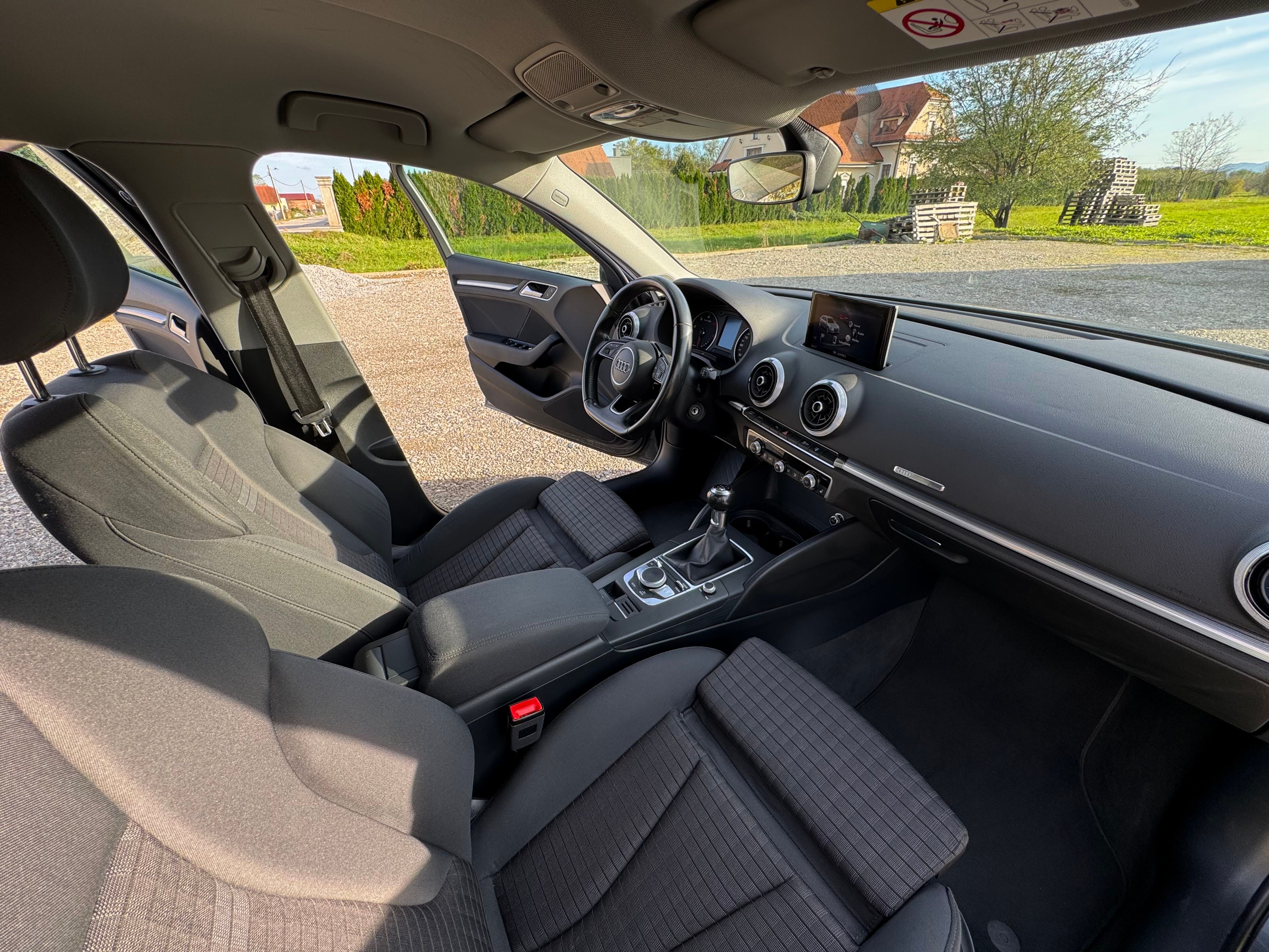 audi a3 1,6 tdi sportback facelift - slika 8
