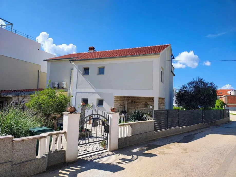 sukošan, prekrasna kuća(240m2) na velikoj okućnici, 100 metara do mora - slika 5