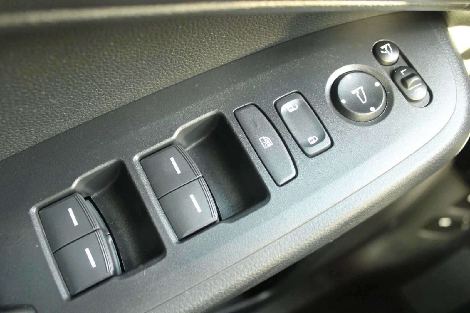 honda hr-v 1.5 hev elegance automatik - slika 12