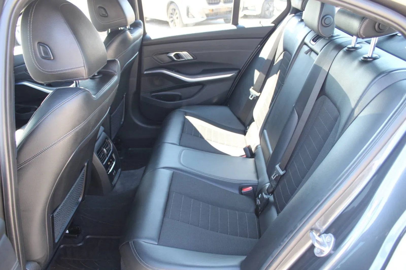 bmw serija 3 320d xdrive automatik *led, navigacija* - slika 12