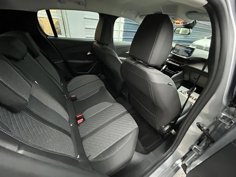peugeot 208 hybrid 110 e-dcs6 - 2025 - 13000 km - gratis registracija - slika 11
