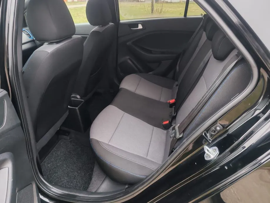 hyundai i20 1,25, 2017g. 137000 km, kartice 24/36 rata - slika 11