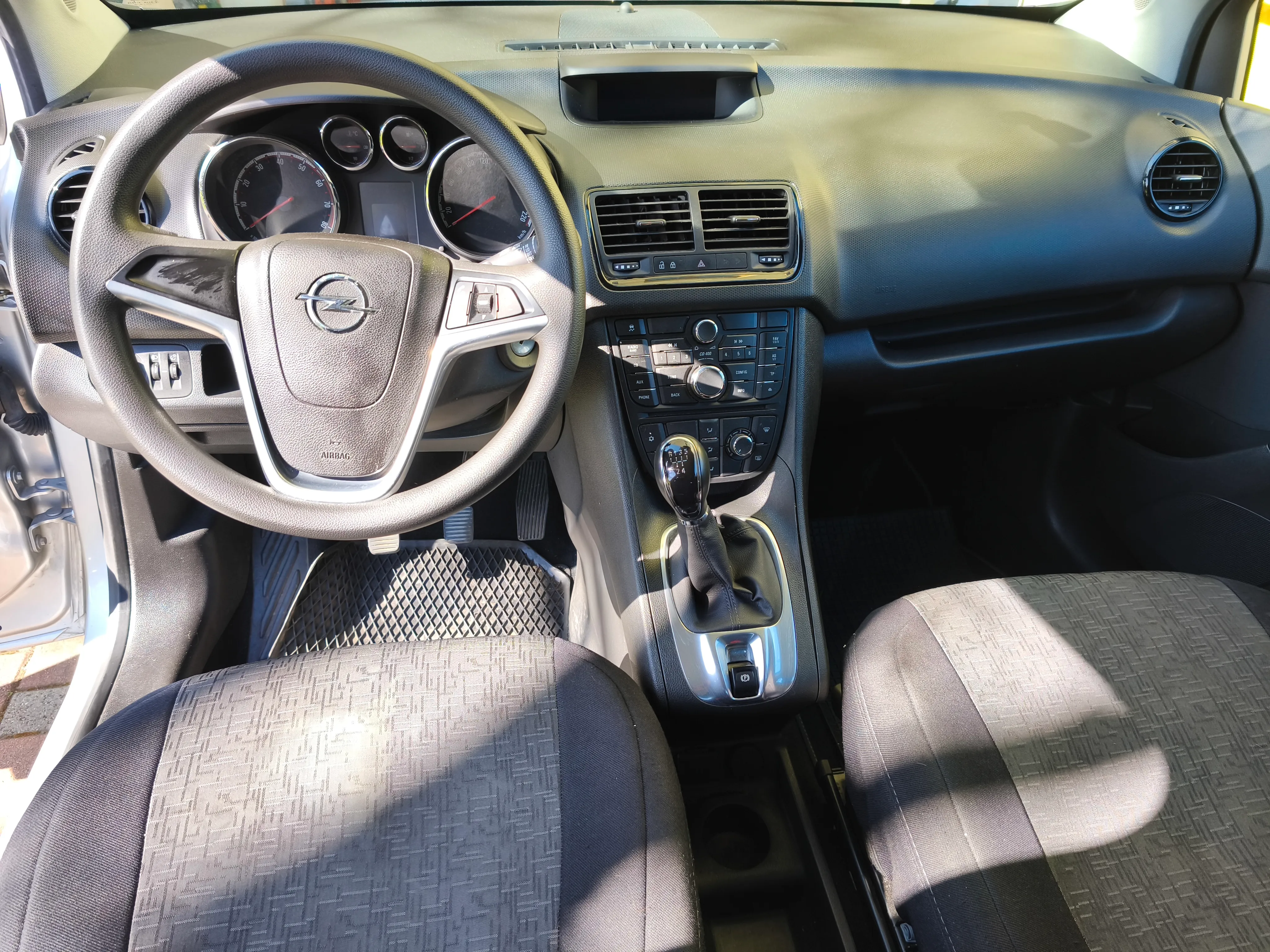 2016 opel meriva b 1,4 16v 53000km hr auto prvi vlasnik - slika 17