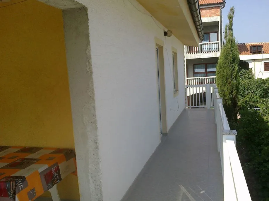 vir, kuća s 4 apartmana(312m2), 250m od mora, južna strana!!! - slika 7