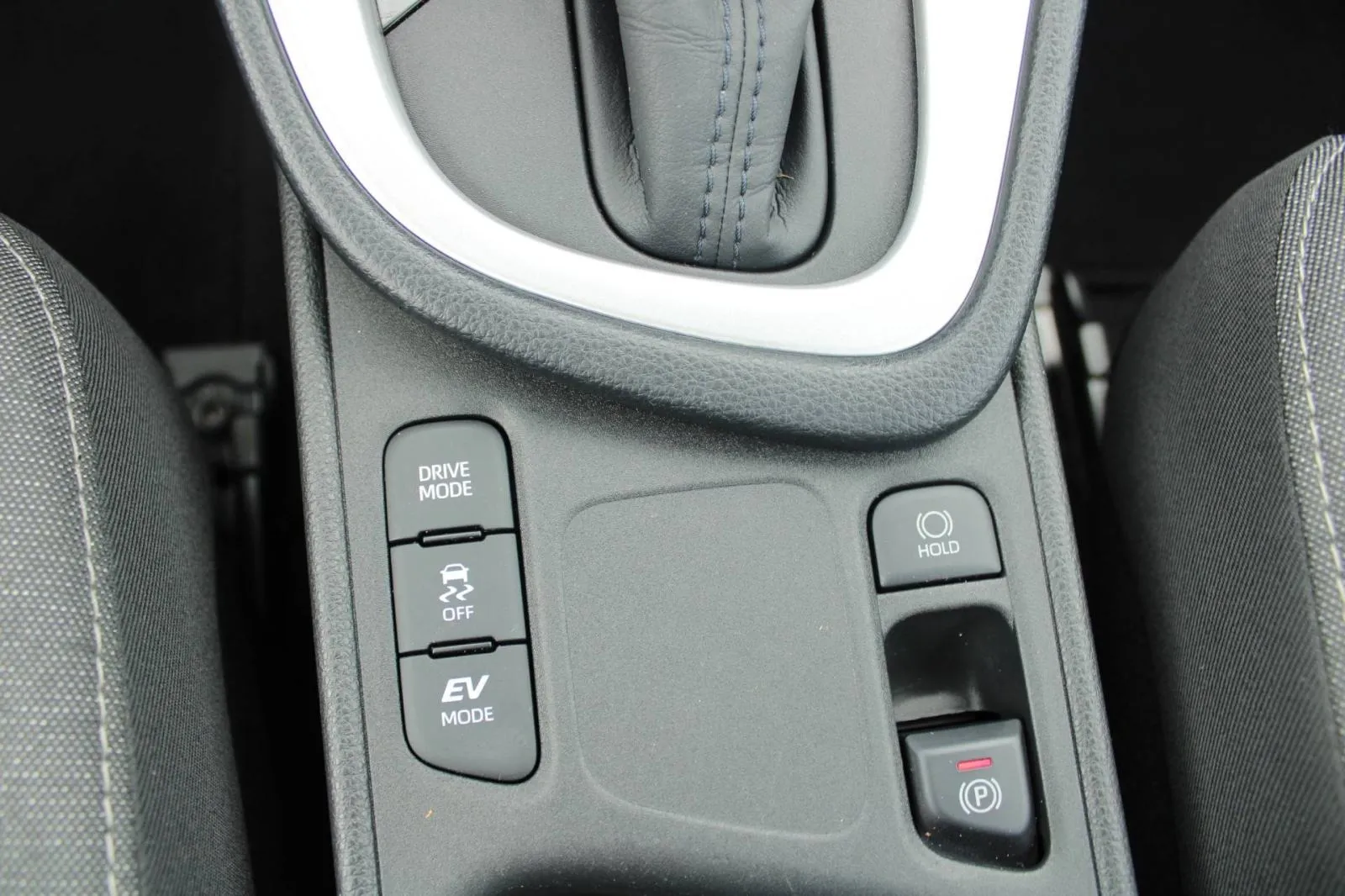 toyot yaris 1.5 hybrid automatik *kamera* - slika 15