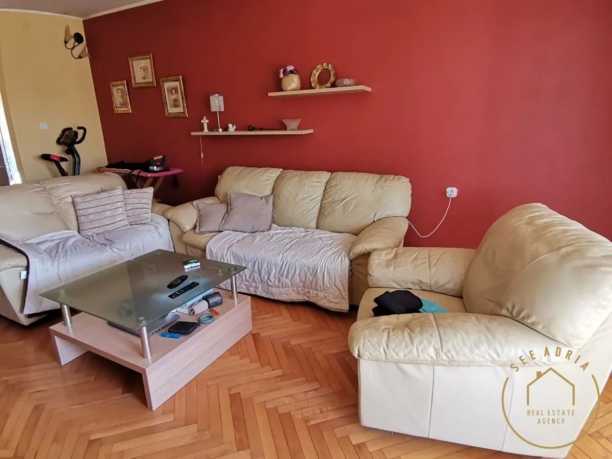 prostrani stan na atraktivnoj lokaciji - slika 4