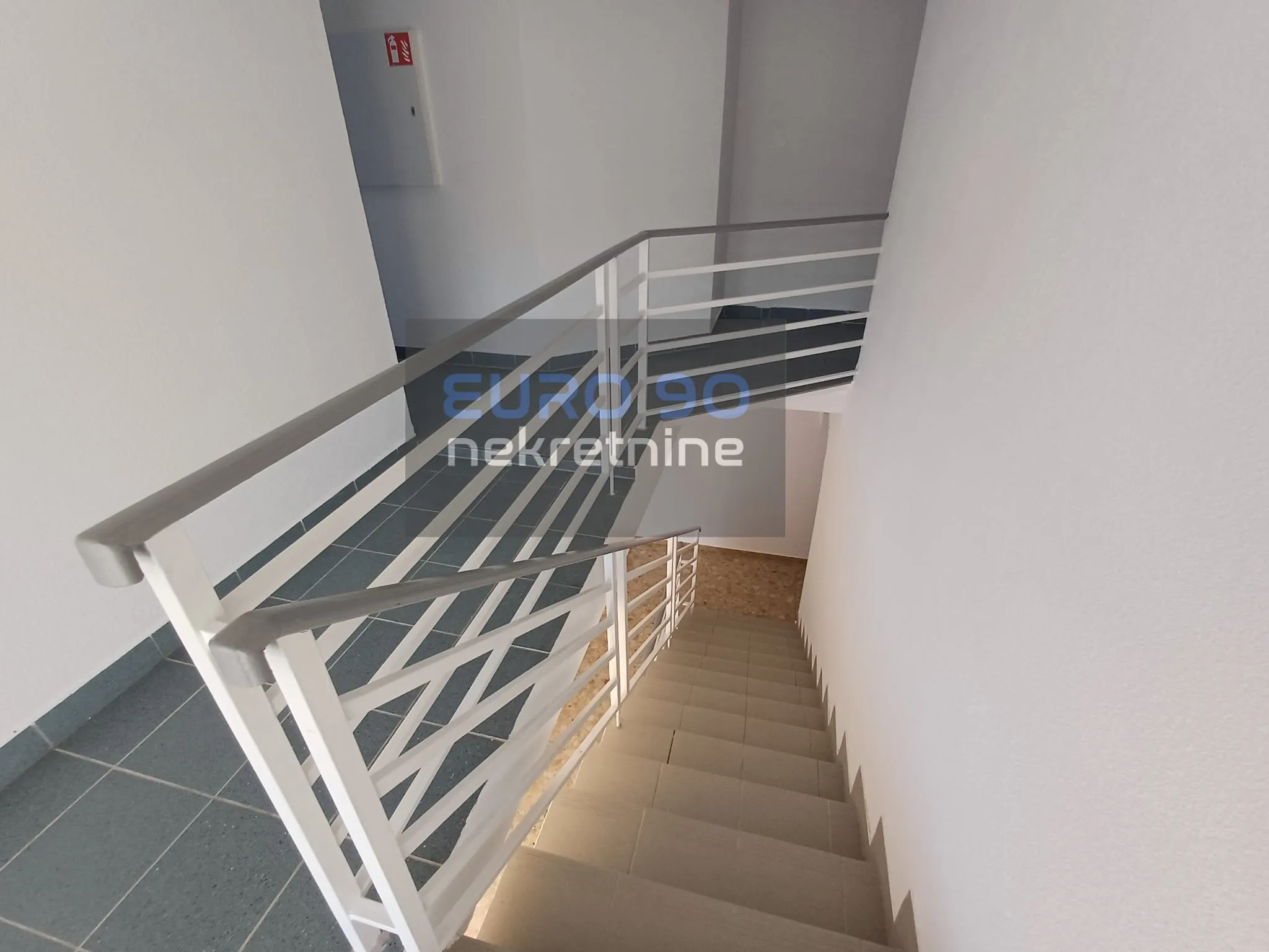rtina- velika kuća s 12 apartmana, 1.red do mora i prekrasne plaže !! - slika 9
