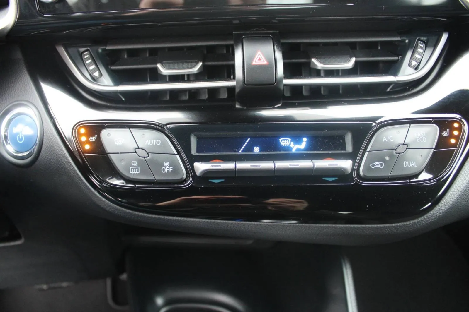 toyota c-hr 2.0 hybrid automatik *led, navigacija, kamera* - slika 17