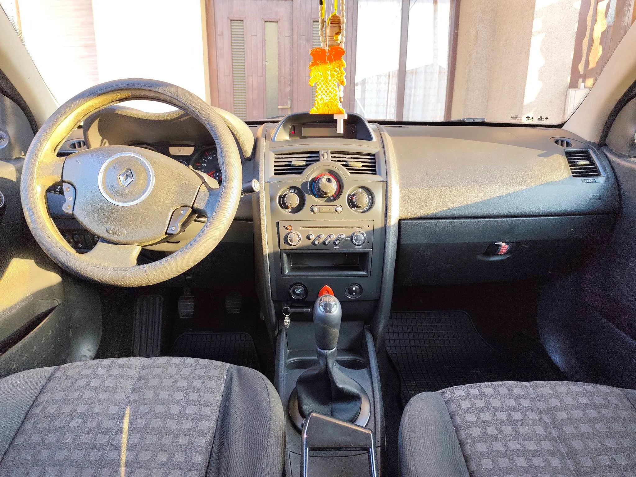 megane grandtour 1,5 dci - slika 14