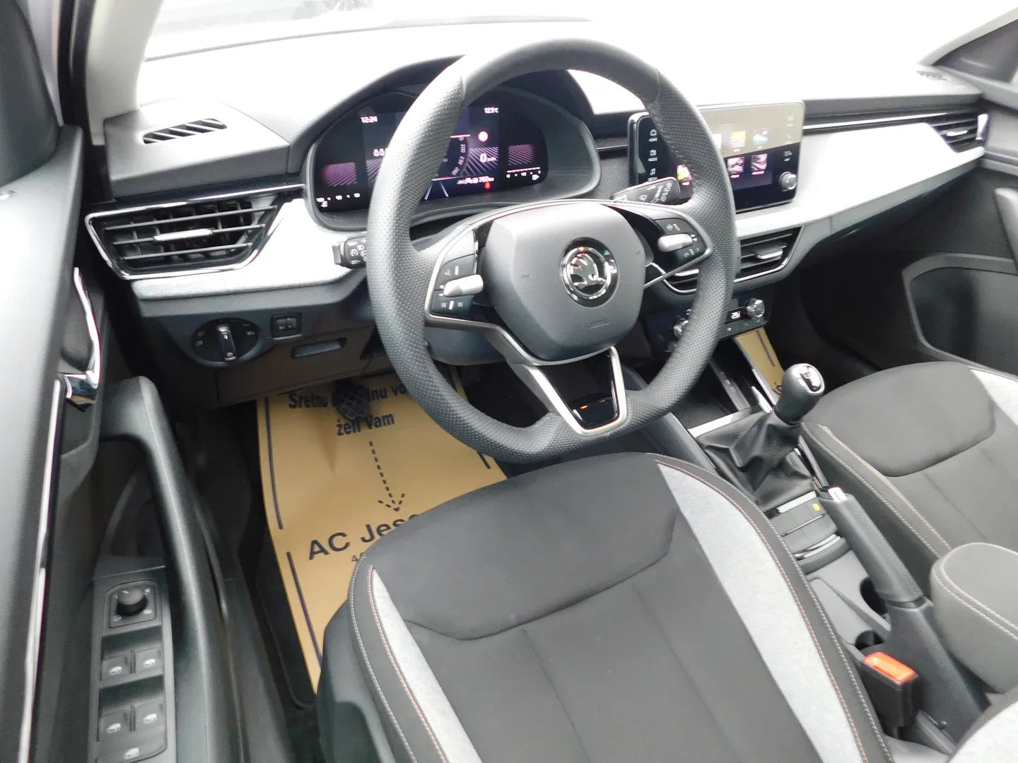 11782 škoda kamiq fl selection 1.0 tsi - slika 8