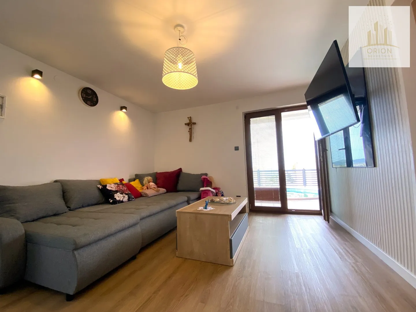 rovanjska, kuća s 2 apartmana, bazenom i očaravajućim pogledom, prilika! - slika 16