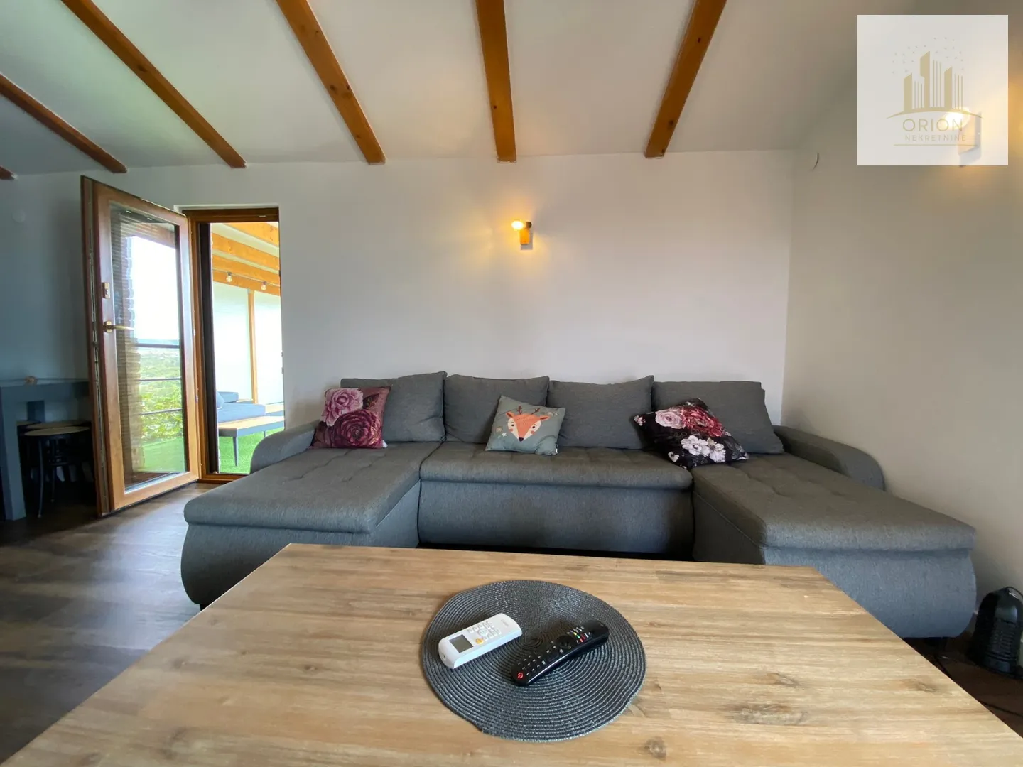 rovanjska, kuća s 2 apartmana, bazenom i očaravajućim pogledom, prilika! - slika 3