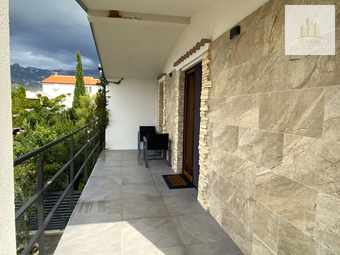 rovanjska, kuća s 2 apartmana, bazenom i očaravajućim pogledom, prilika! - slika 6