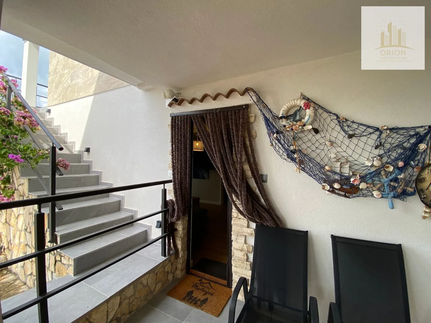 rovanjska, kuća s 2 apartmana, bazenom i očaravajućim pogledom, prilika! - slika 20