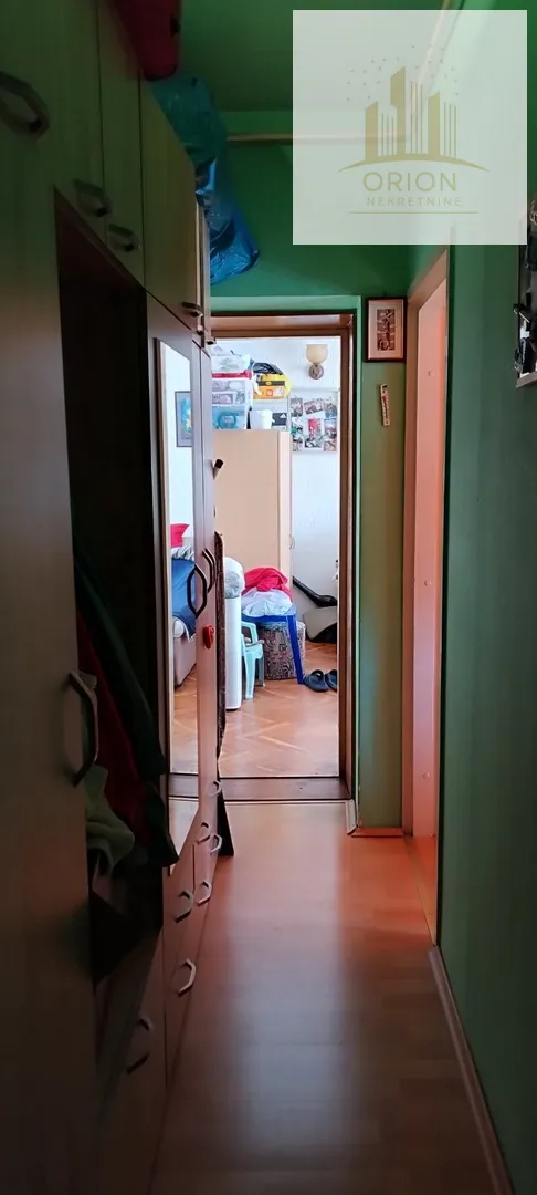 jug 2 , jednosoban stan, 3.kat, odlična lokacija! - slika 2