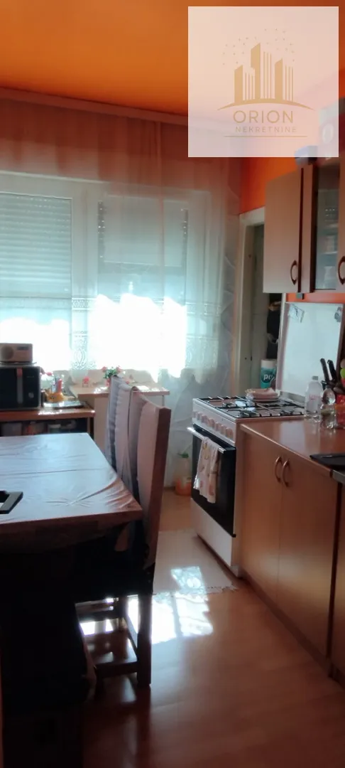 jug 2 , jednosoban stan, 3.kat, odlična lokacija! - slika 3