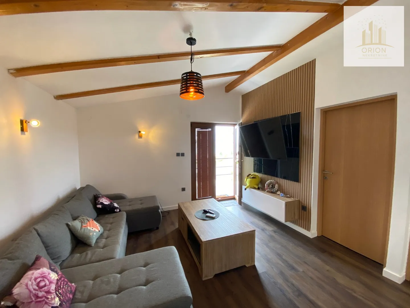 rovanjska, kuća s 2 apartmana, bazenom i očaravajućim pogledom, prilika! - slika 4